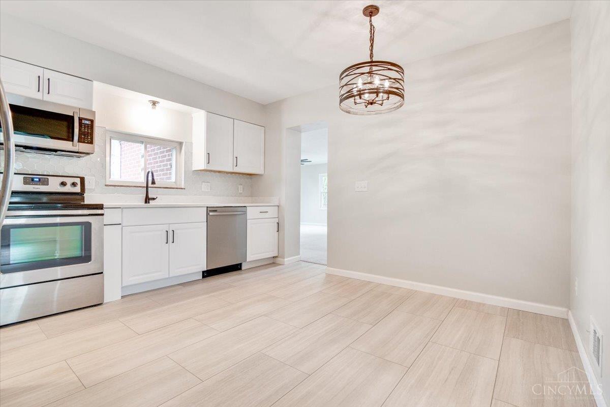 3031 Stout Road Cincinnati, OH 45251 - Photo 10 of 21 Gallery Image 10