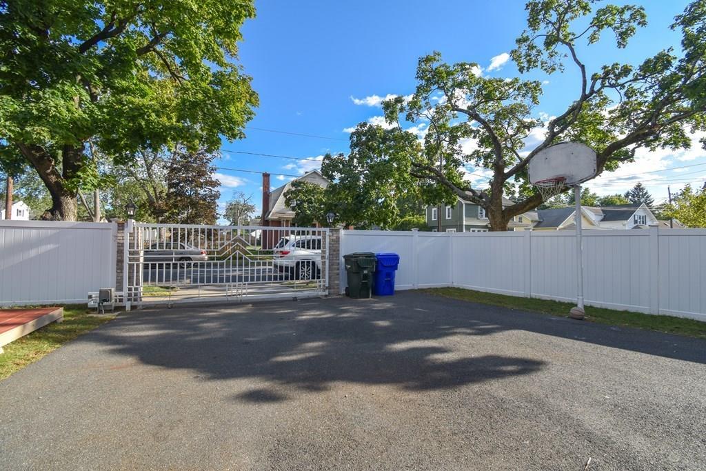 92 Corona Street Springfield, MA 01104 - Photo 21 of 29 Gallery Image 21
