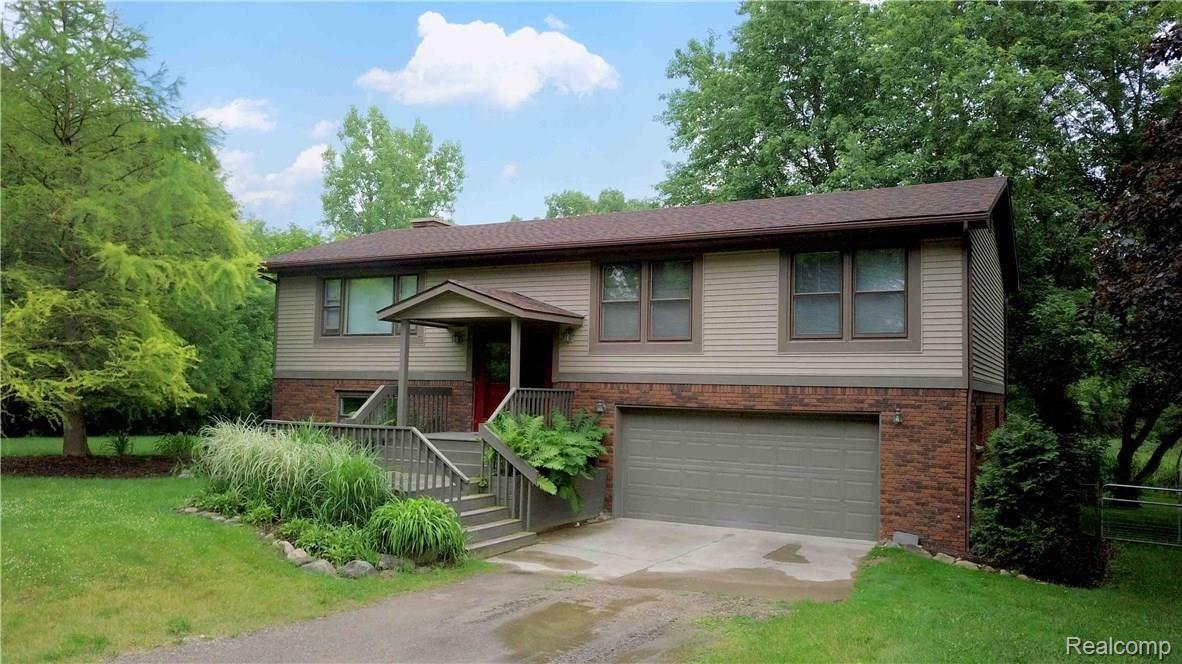 3557 Valentine Road Whitmore Lake, MI 48189 - Photo 1 of 17 Exterior 1.jpg