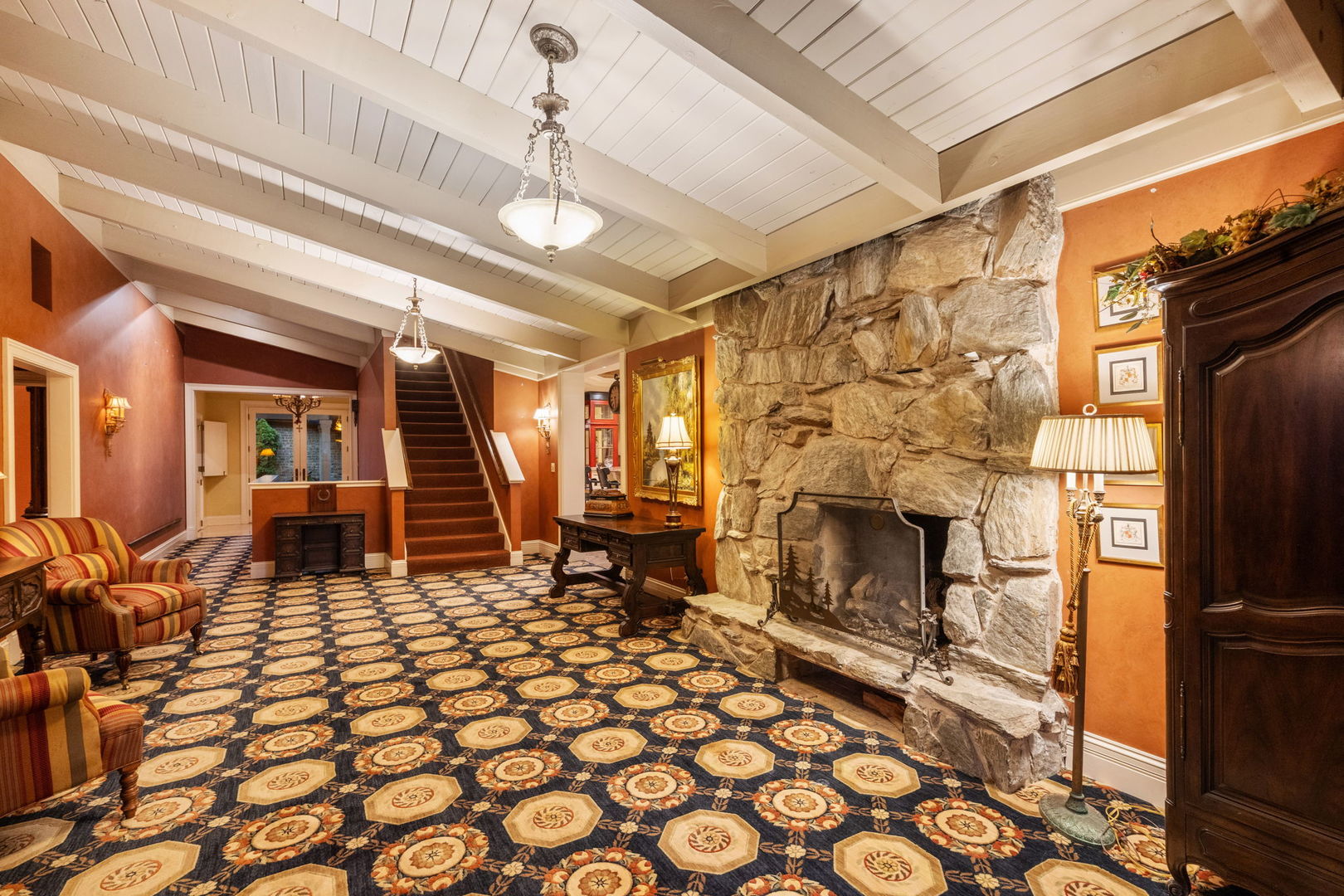 561 West 58th Street Hinsdale, IL 60521 - Photo 22 of 87 a living room with a couch and a fireplace