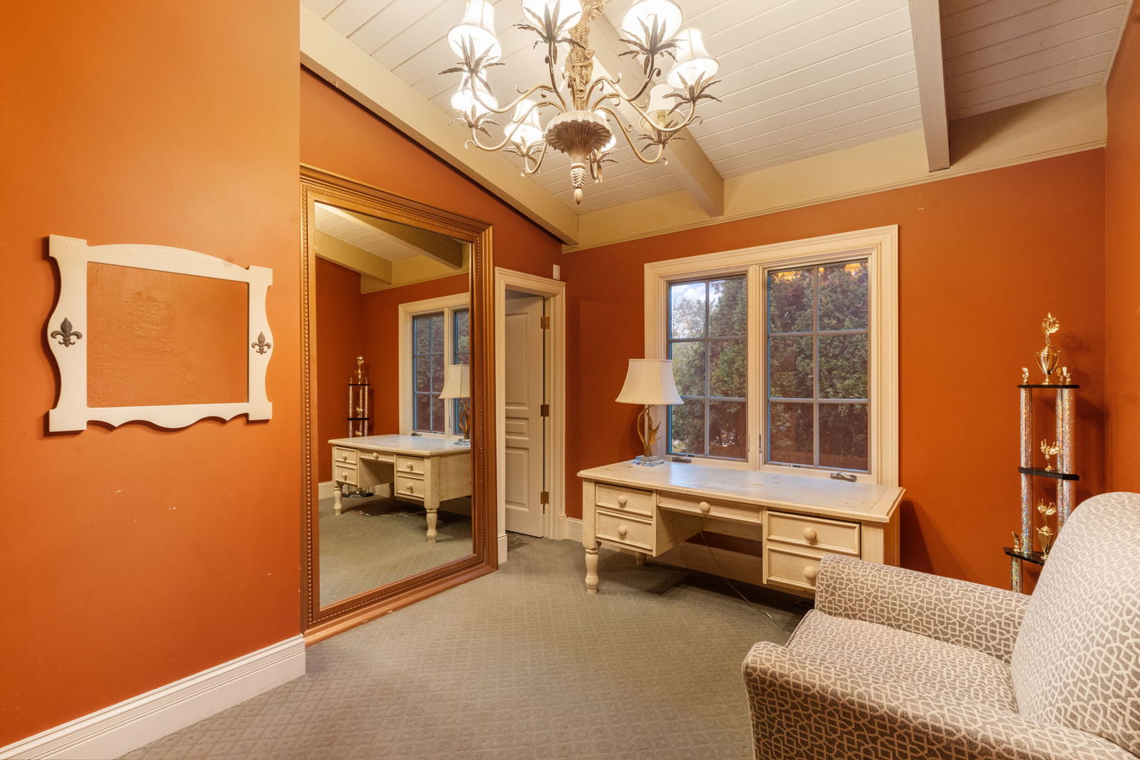561 West 58th Street Hinsdale, IL 60521 - Photo 40 of 87 a living room with furniture and a large window