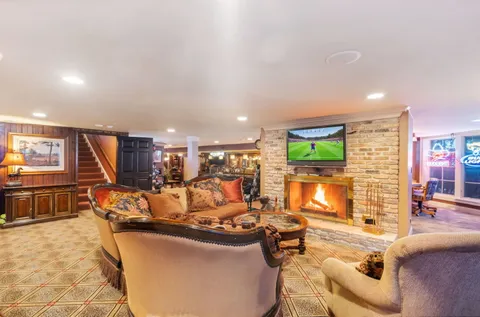 $4,795,000 | 561 West 58th Street, Hinsdale, IL 60521