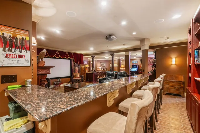 $4,500,000 | 561 West 58th Street, Hinsdale, IL 60521