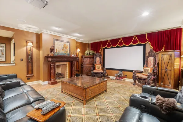 $4,500,000 | 561 West 58th Street, Hinsdale, IL 60521