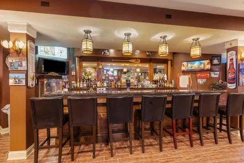$4,795,000 | 561 West 58th Street, Hinsdale, IL 60521