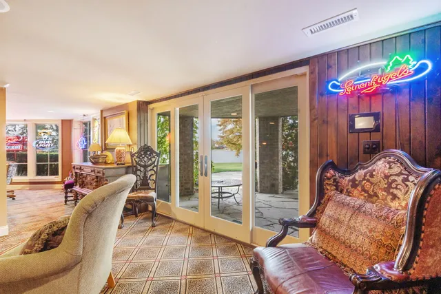 $4,500,000 | 561 West 58th Street, Hinsdale, IL 60521