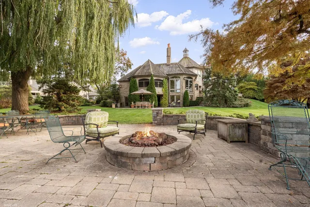 $4,500,000 | 561 West 58th Street, Hinsdale, IL 60521