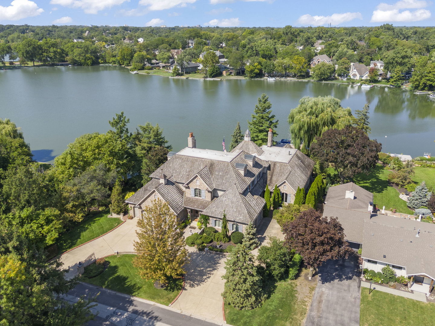 561 West 58th Street Hinsdale, IL 60521 - Photo 72 of 87 an aerial view of a house with a lake view