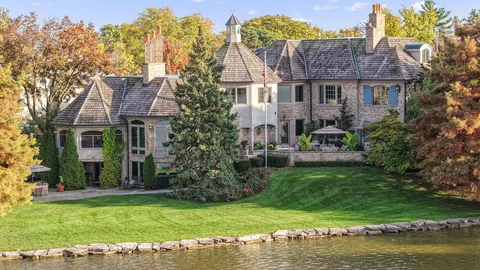 $4,795,000 | 561 West 58th Street, Hinsdale, IL 60521