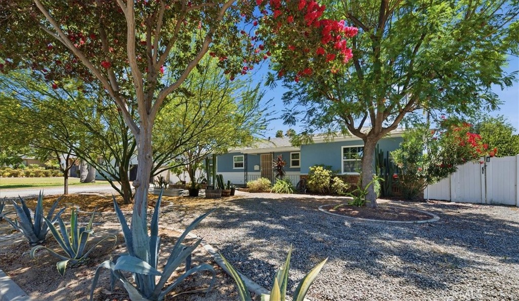 4686 Mcfarland Street Riverside, CA 92506 - Photo 4 of 35