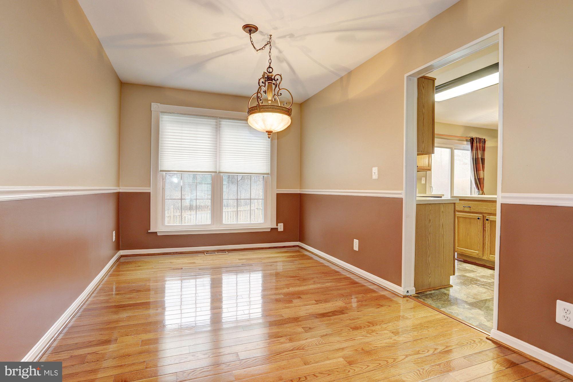 8140 Rose Haven Road Baltimore, MD 21237 - Photo 5 of 30 Dining Room