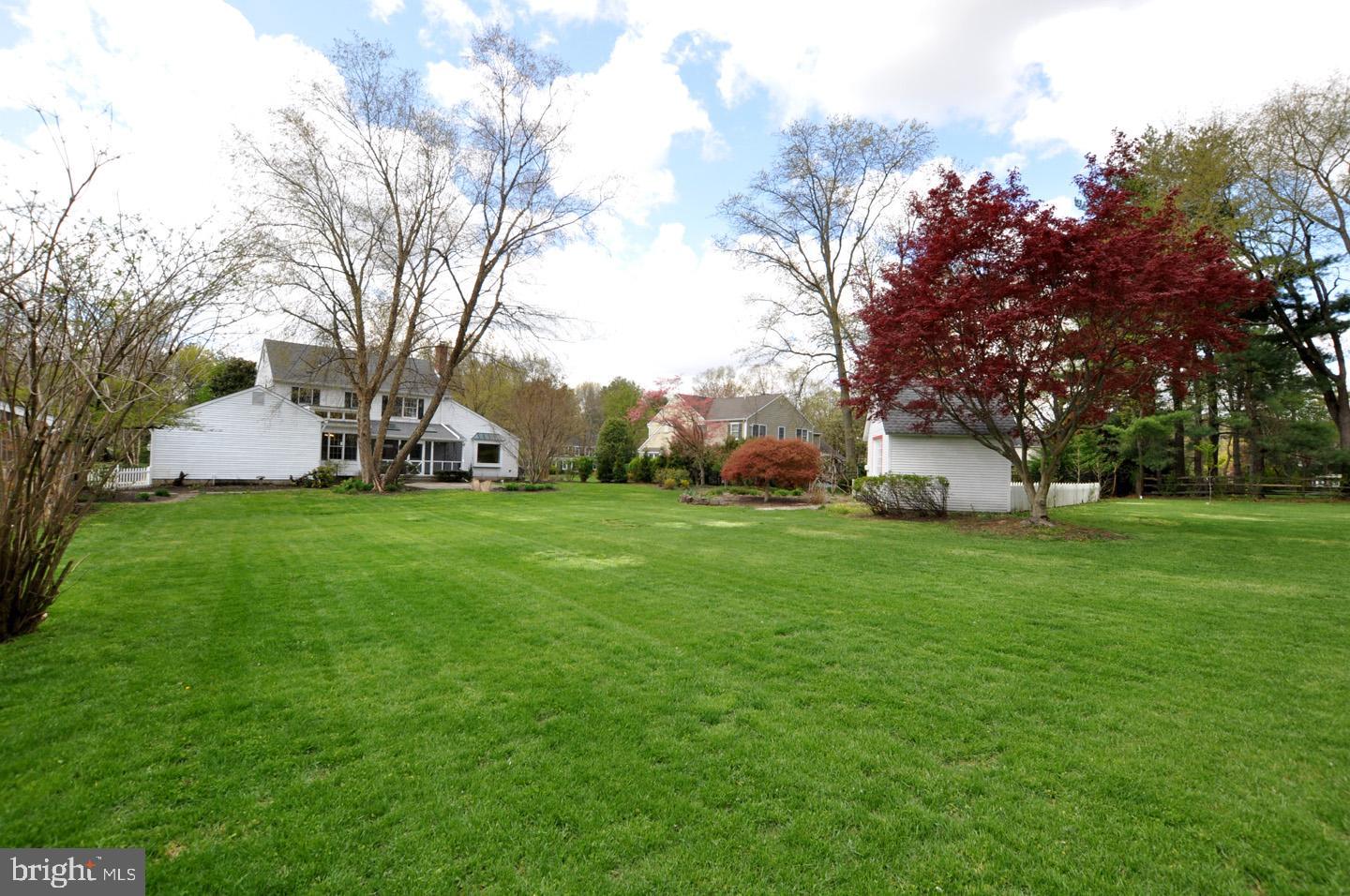 807 Fernwood Road Moorestown, NJ 08057 - Photo 9 of 51 Very well kept backkyard