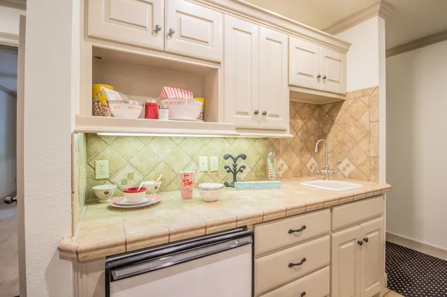 $990,000 | 5204 County Road 1440, Lubbock, TX 79407