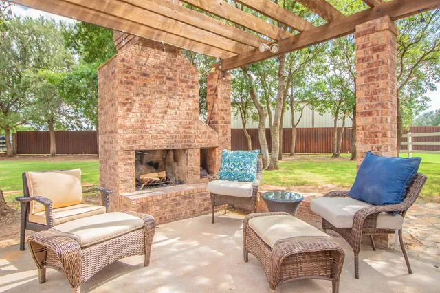 $990,000 | 5204 County Road 1440, Lubbock, TX 79407