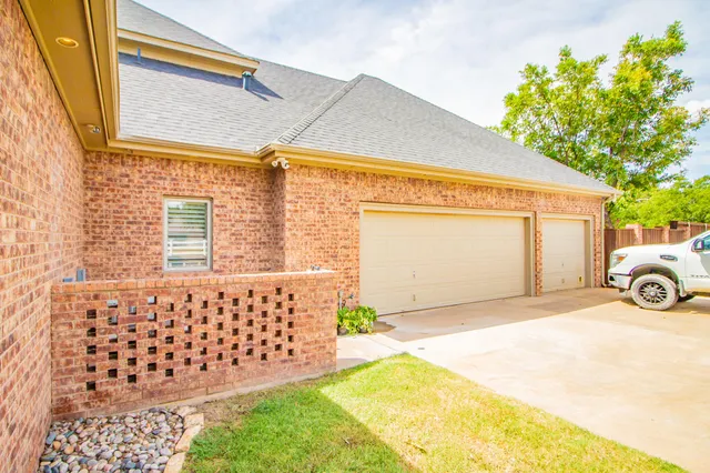 $990,000 | 5204 County Road 1440, Lubbock, TX 79407