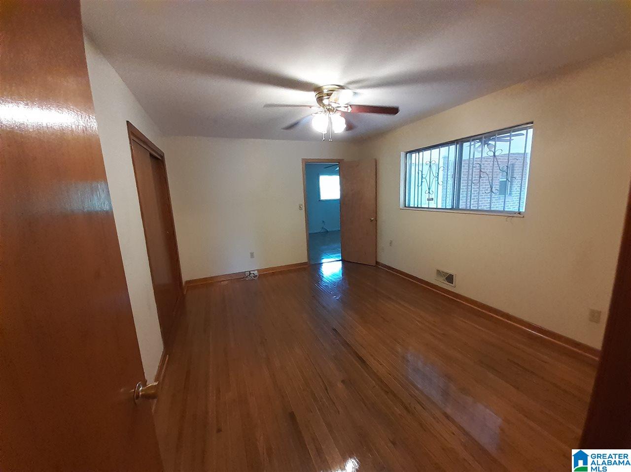 432 Ridgewood Avenue Fairfield, AL 35064 - Photo 3 of 20