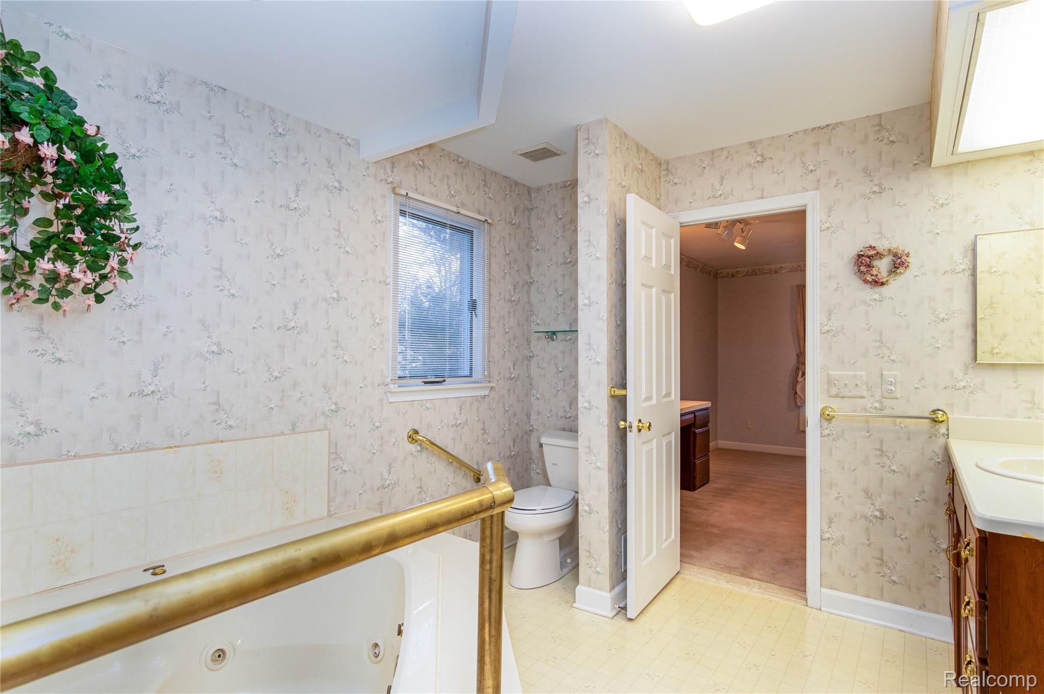 6379 Old Haggerty Road Canton, MI 48187 - Photo 18 of 71 26.Bathroom