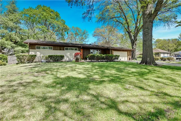 $629,000 | 3600 West 50th Terrace, Roeland Park, KS 66205