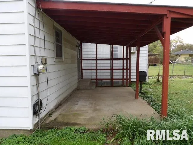 $55,000 | 1111 South Roosevelt Street, Harrisburg, IL 62946