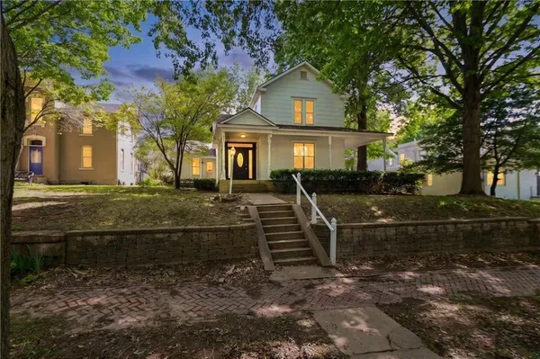 $289,000 | 613 Chestnut Street, Leavenworth, KS 66048