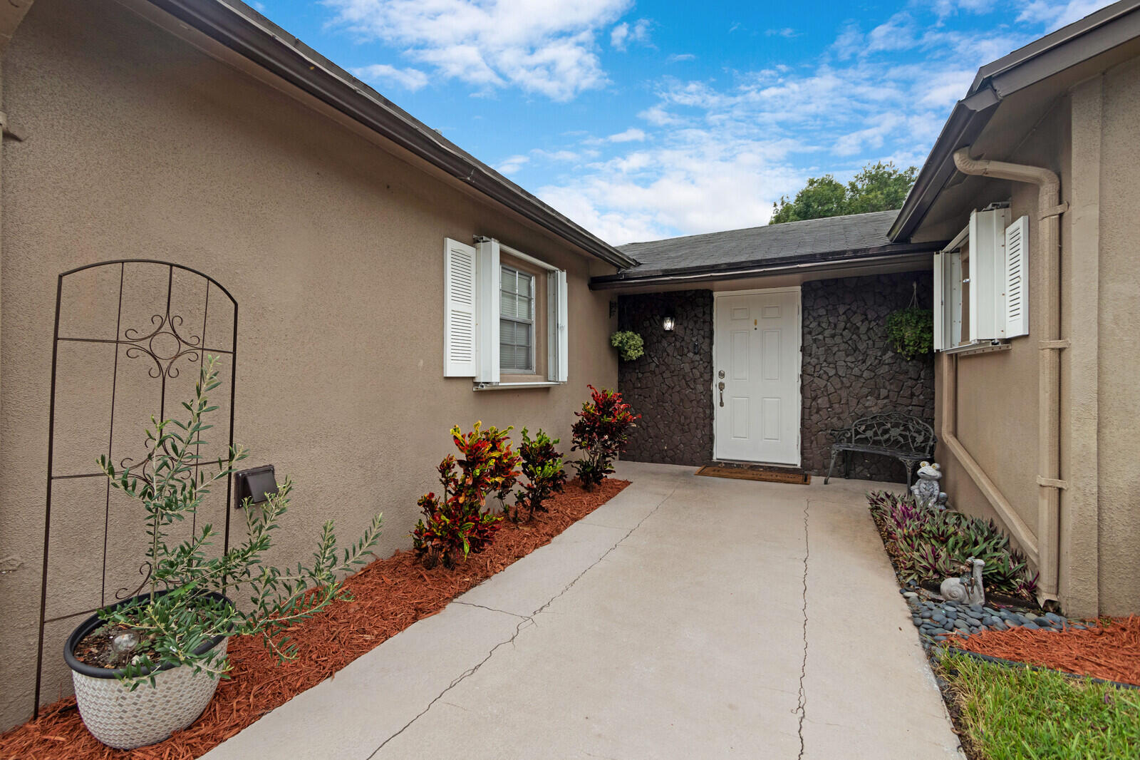 22300 Southwest 65th Avenue Boca Raton, FL 33428 - Photo 2 of 34 36_HD22300_SW_65th_Ave36_mls