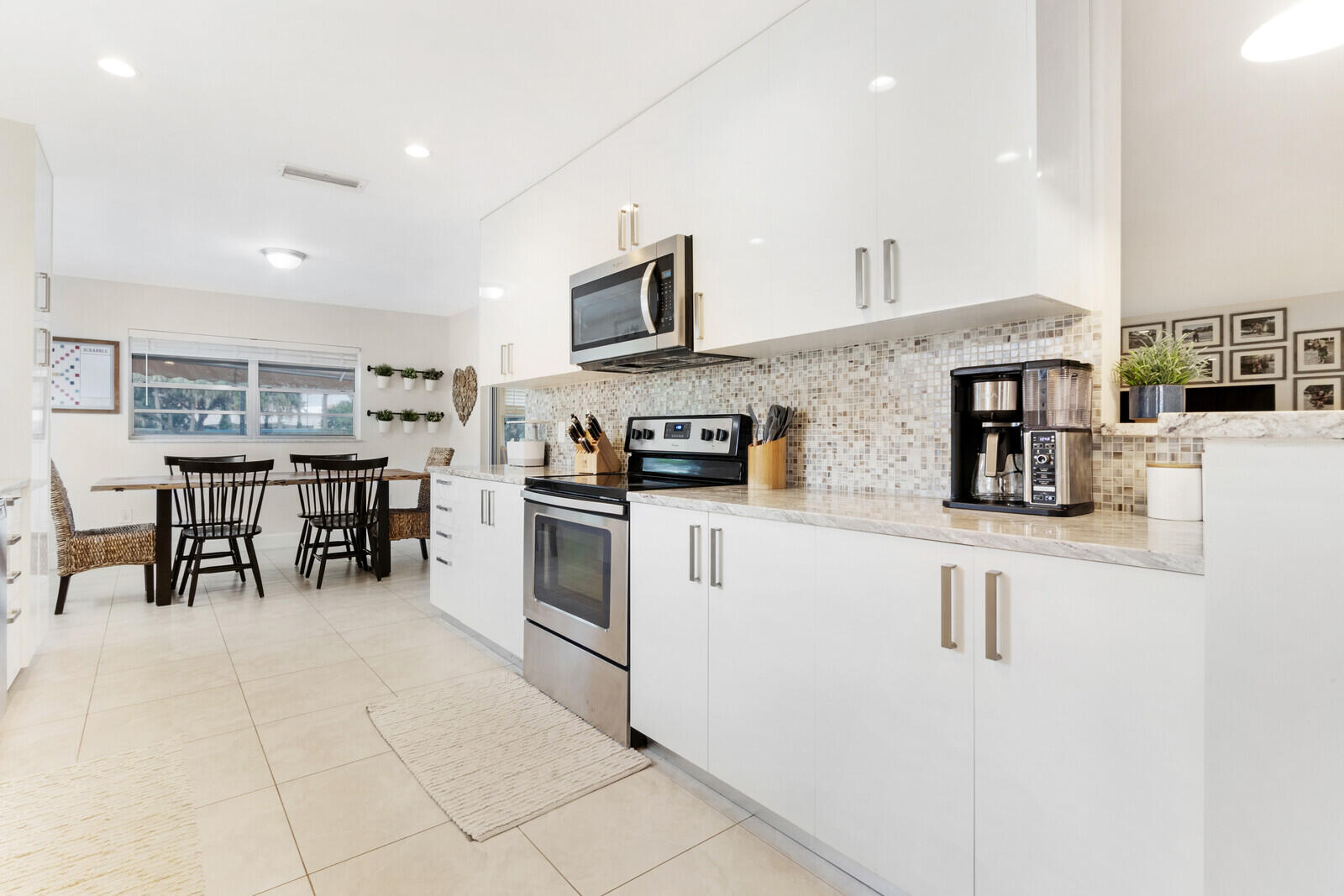 22300 Southwest 65th Avenue Boca Raton, FL 33428 - Photo 8 of 34 12_HD22300_SW_65th_Ave12_mls