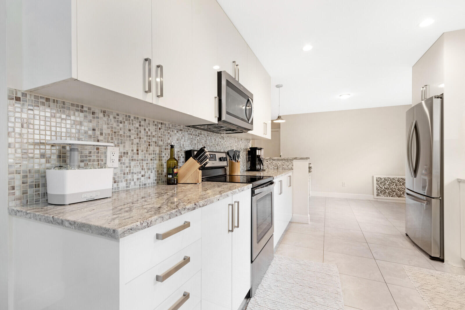 22300 Southwest 65th Avenue Boca Raton, FL 33428 - Photo 10 of 34 14_HD22300_SW_65th_Ave14_mls