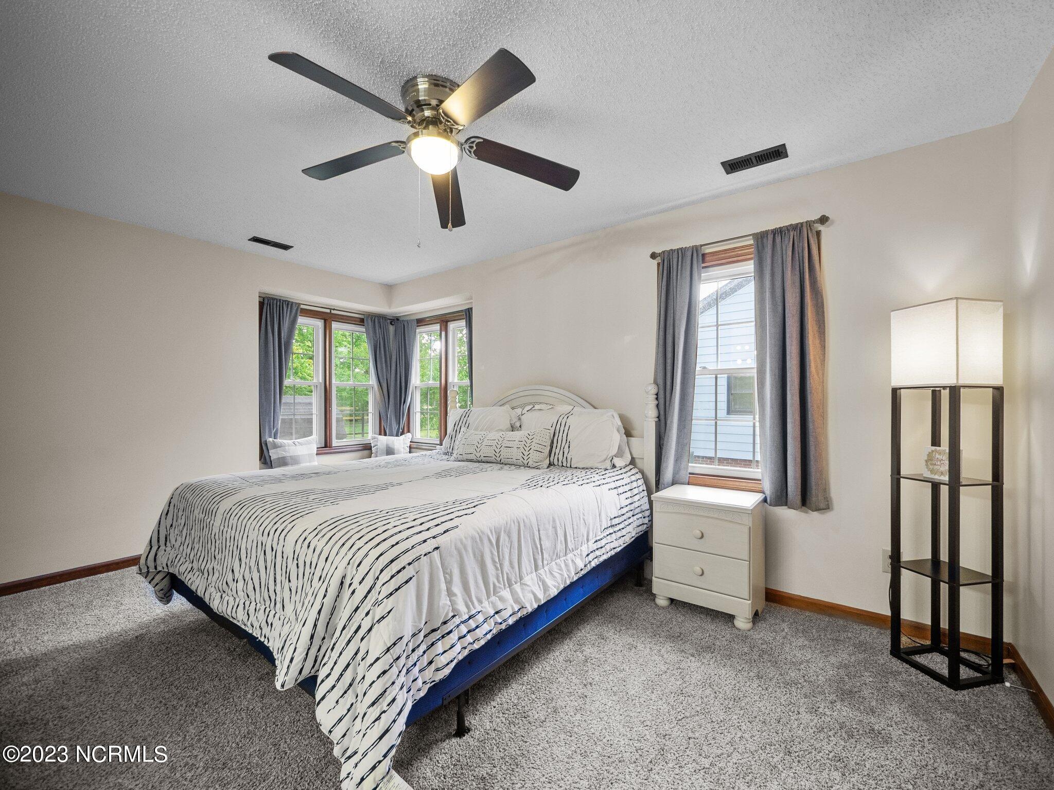 409 Raintree Road Jacksonville, NC 28540 - Photo 26 of 43 37-web-or-mls-P1010105