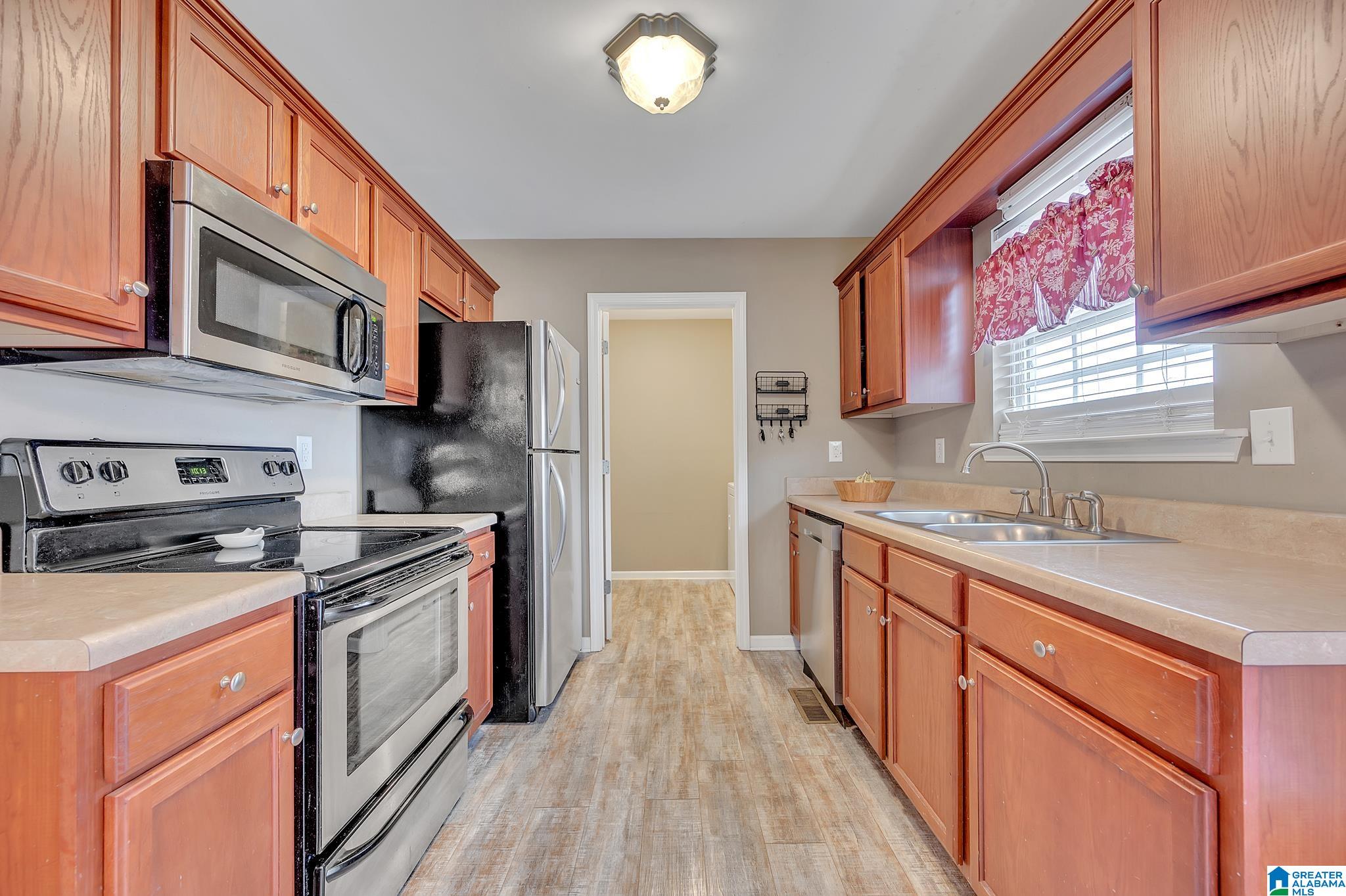 1130 Holt Circle Hayden, AL 35079 - Photo 10 of 27