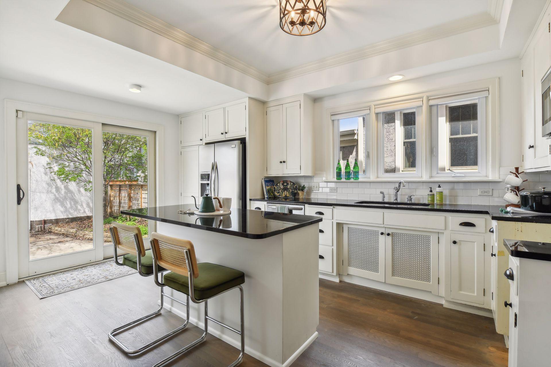 620 Cedar Lake Road South Minneapolis, MN 55405 - Photo 12 of 39 Gallery Image 12