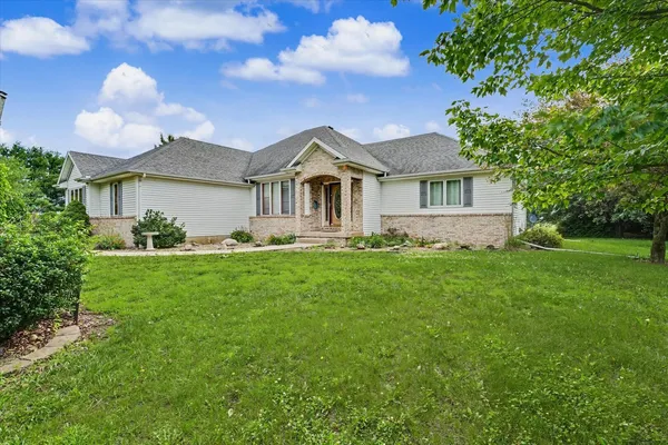 $660,000 | 2048 County Road 1800 East, Urbana, IL 61802