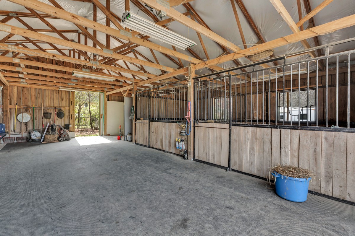 18789 Wells Road Athens, AL 35613 - Photo 32 of 40 a view of an empty room