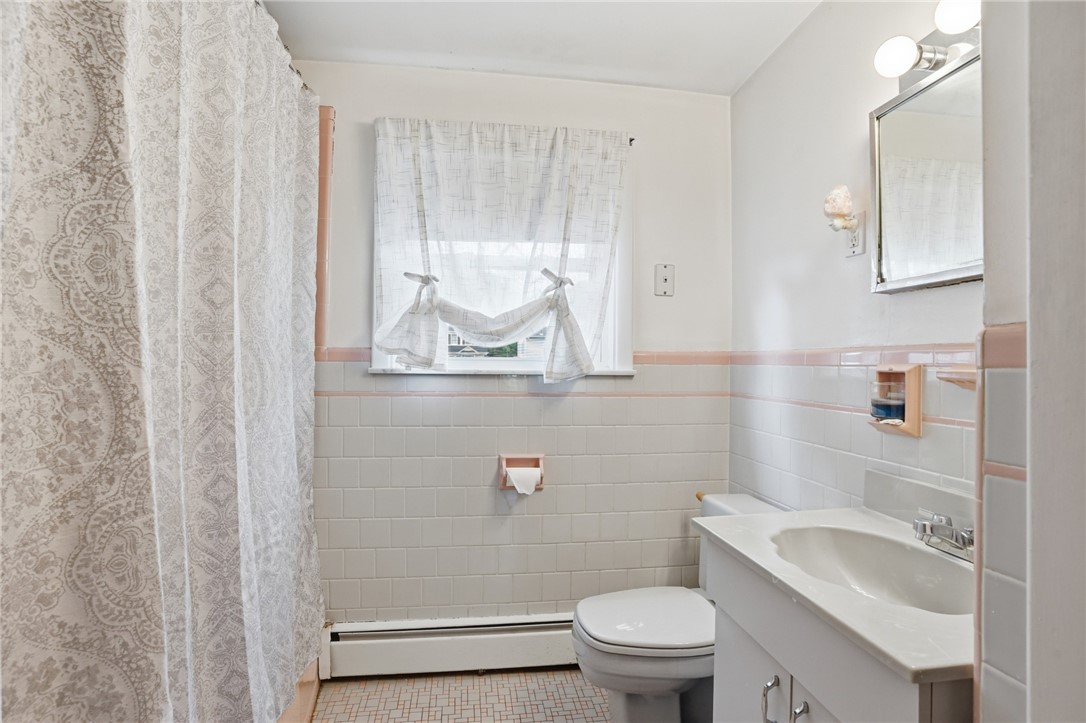 14 Beatrice Avenue Warwick, RI 02889 - Photo 15 of 31