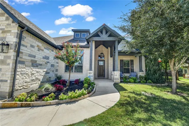 $465,000 | 305 Familia Court, Azle, TX 76020