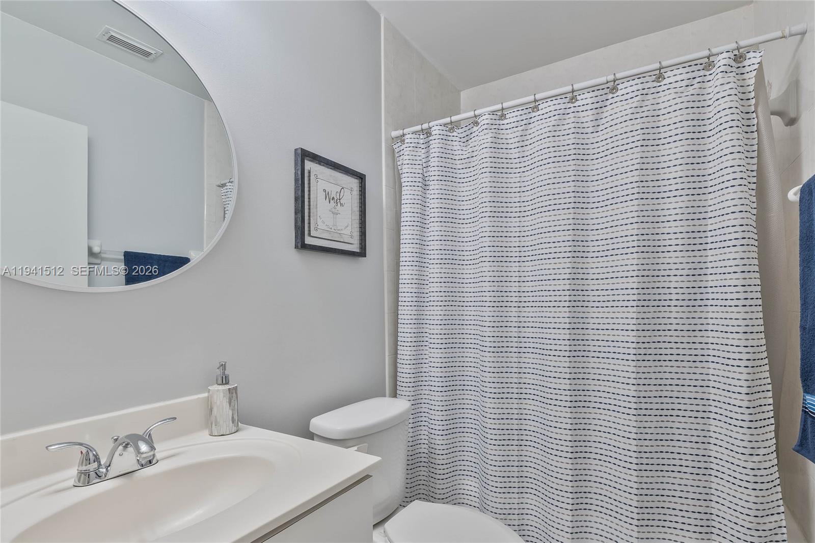 16256 Southwest 97th Street Miami, FL 33196 - Photo 13 of 22 Hallway Full Bath