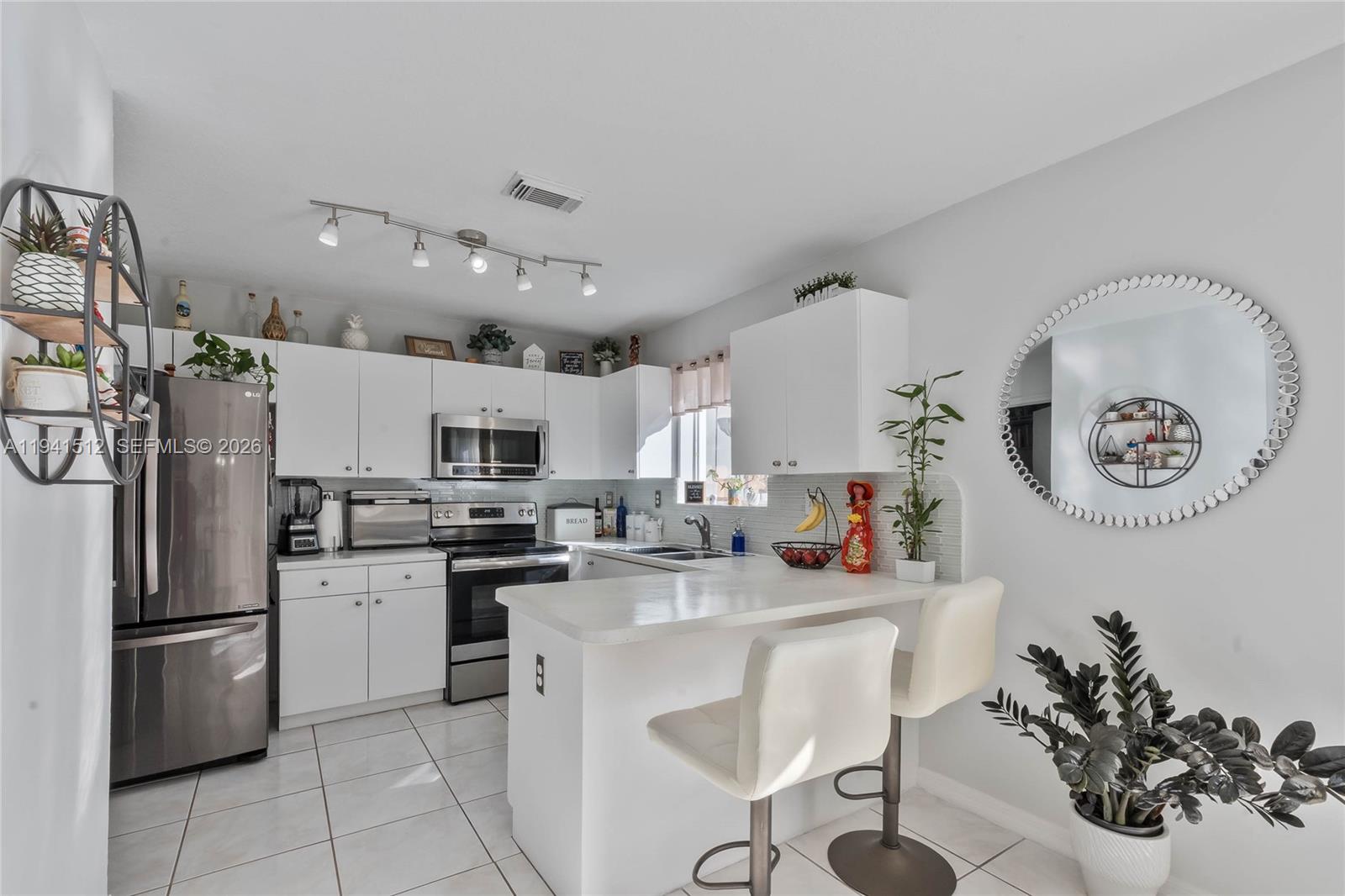 16256 Southwest 97th Street Miami, FL 33196 - Photo 8 of 22