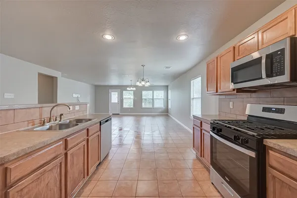 $2,200 | 7722 Shavano Lane, Cypress, TX 77433