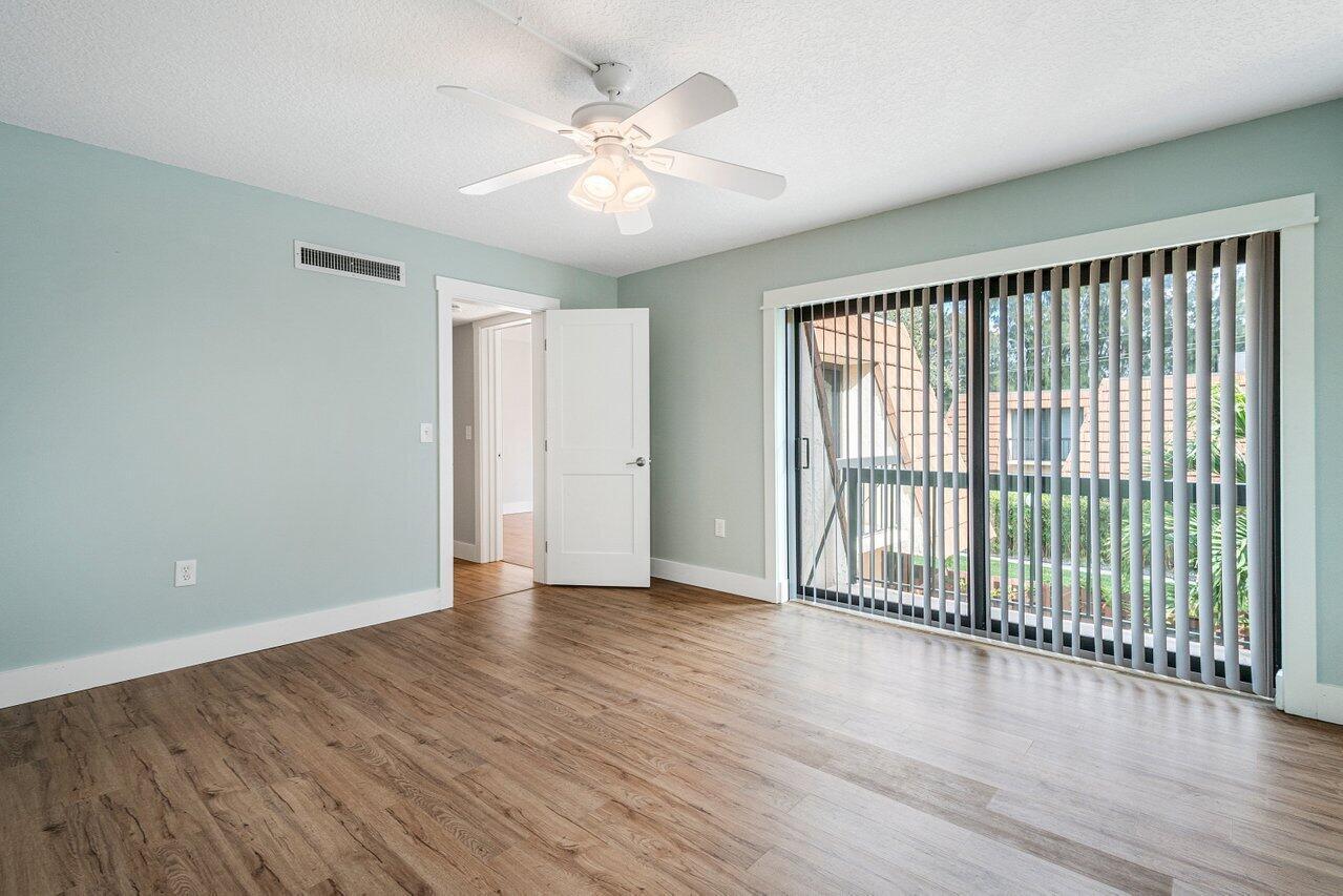 825 Center Street, Unit 3D Jupiter, FL 33458 - Photo 11 of 28 003-825CenterStreet-Jupiter-FL-33458-SMA