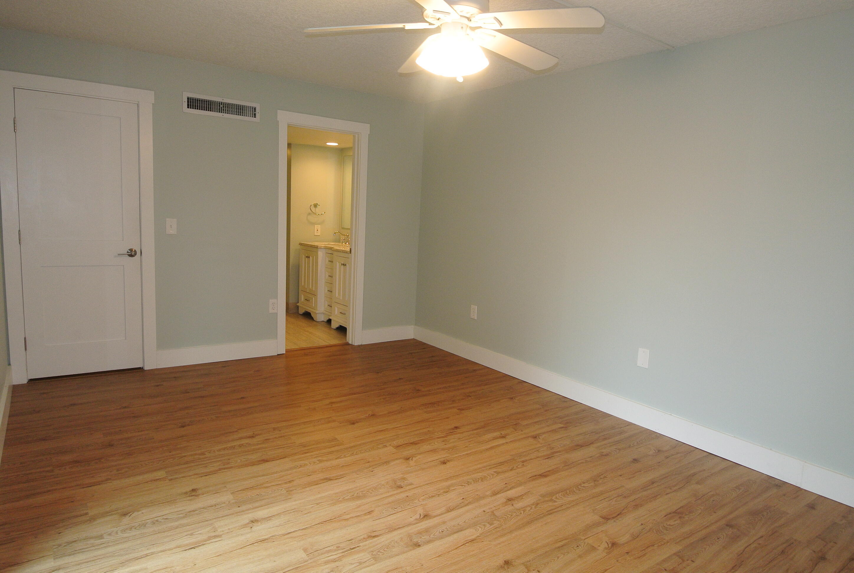 825 Center Street, Unit 3D Jupiter, FL 33458 - Photo 14 of 28 01 DSC_2749