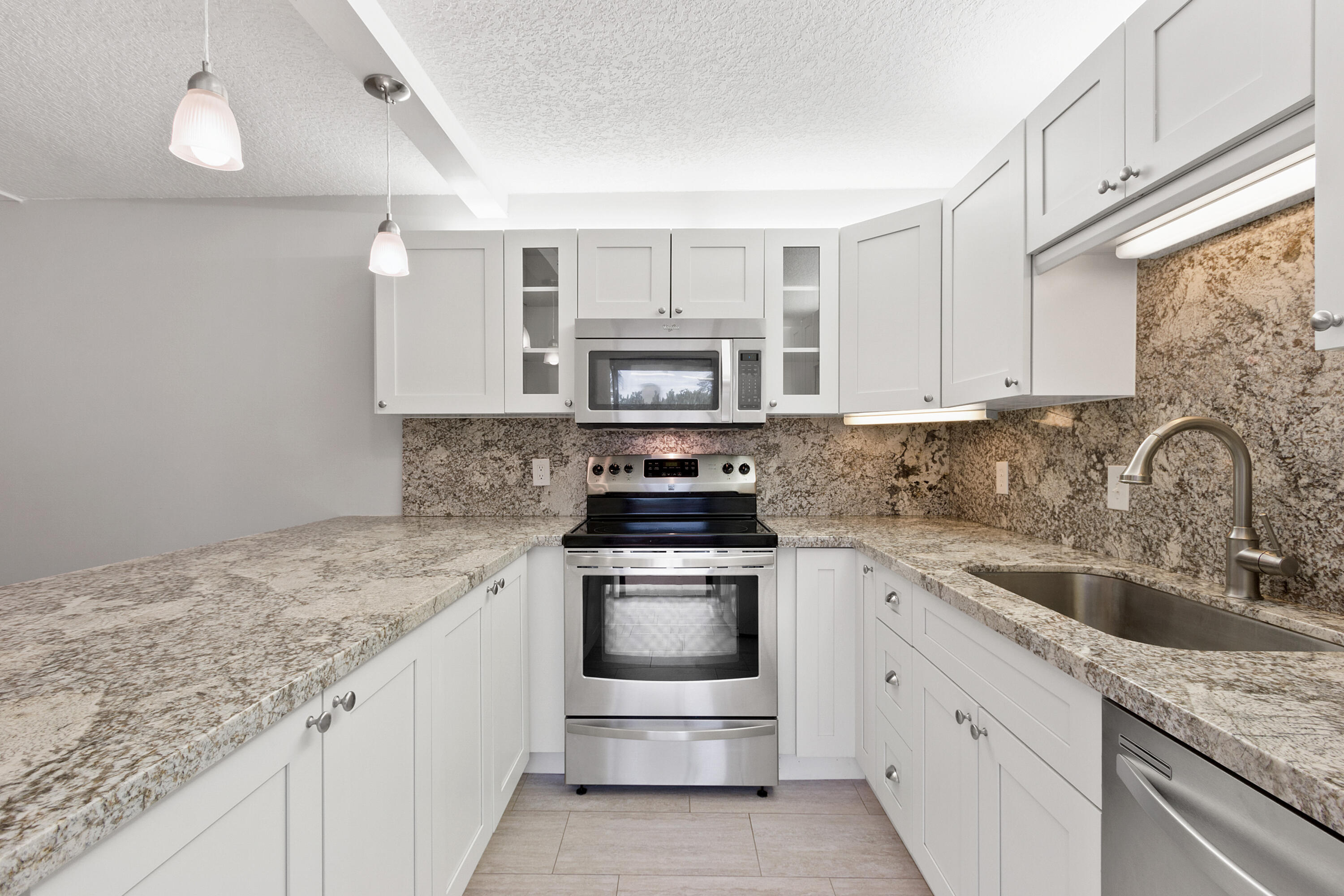 825 Center Street, Unit 3D Jupiter, FL 33458 - Photo 2 of 28 010-825CenterSt3D-Jupiter-FL-full