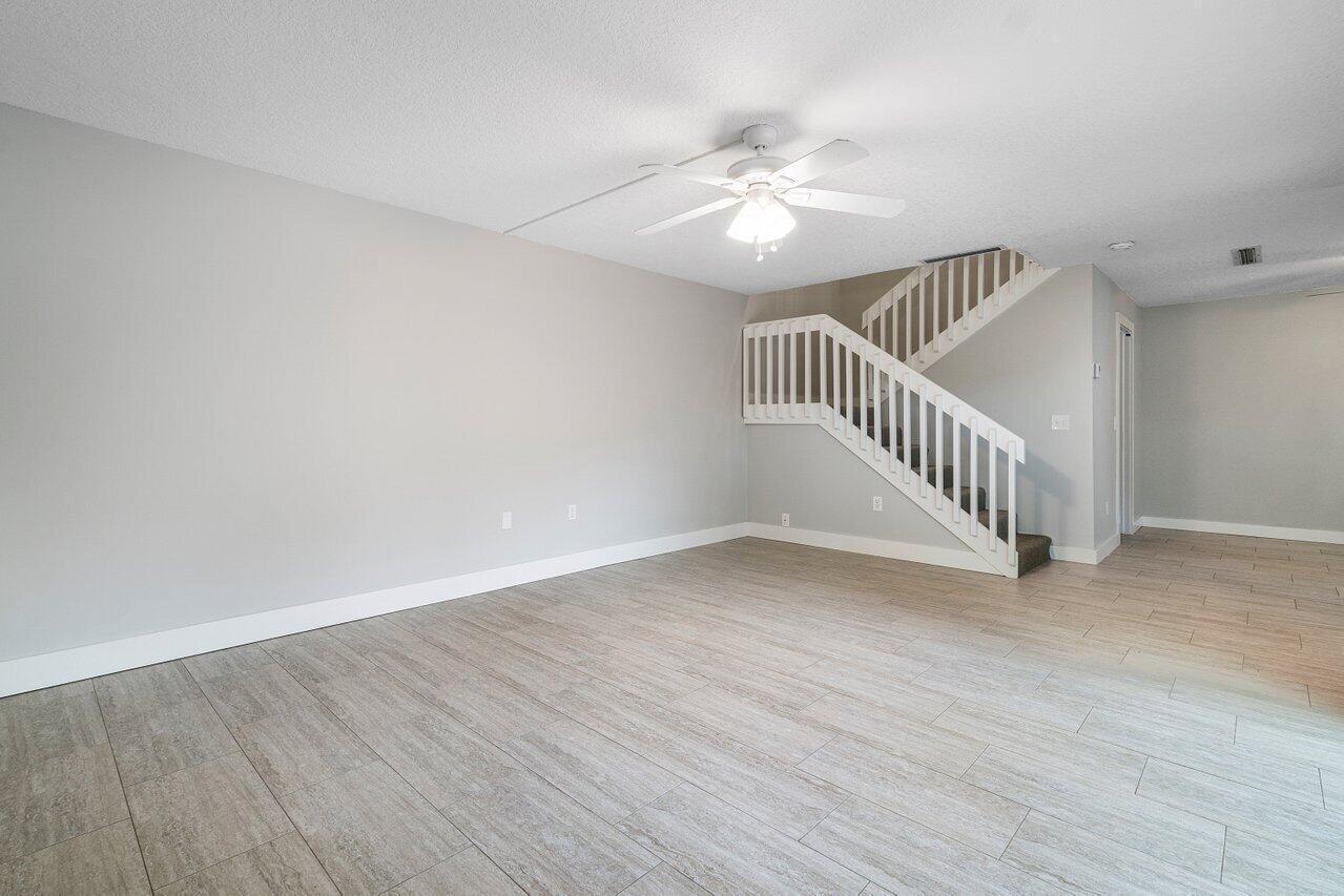 825 Center Street, Unit 3D Jupiter, FL 33458 - Photo 6 of 28 007-825CenterStreet-Jupiter-FL-33458-SMA