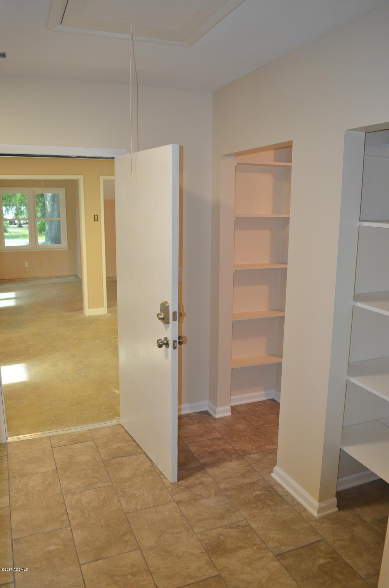 4046 Shell Point Road Beaufort, SC 29906 - Photo 14 of 21 14