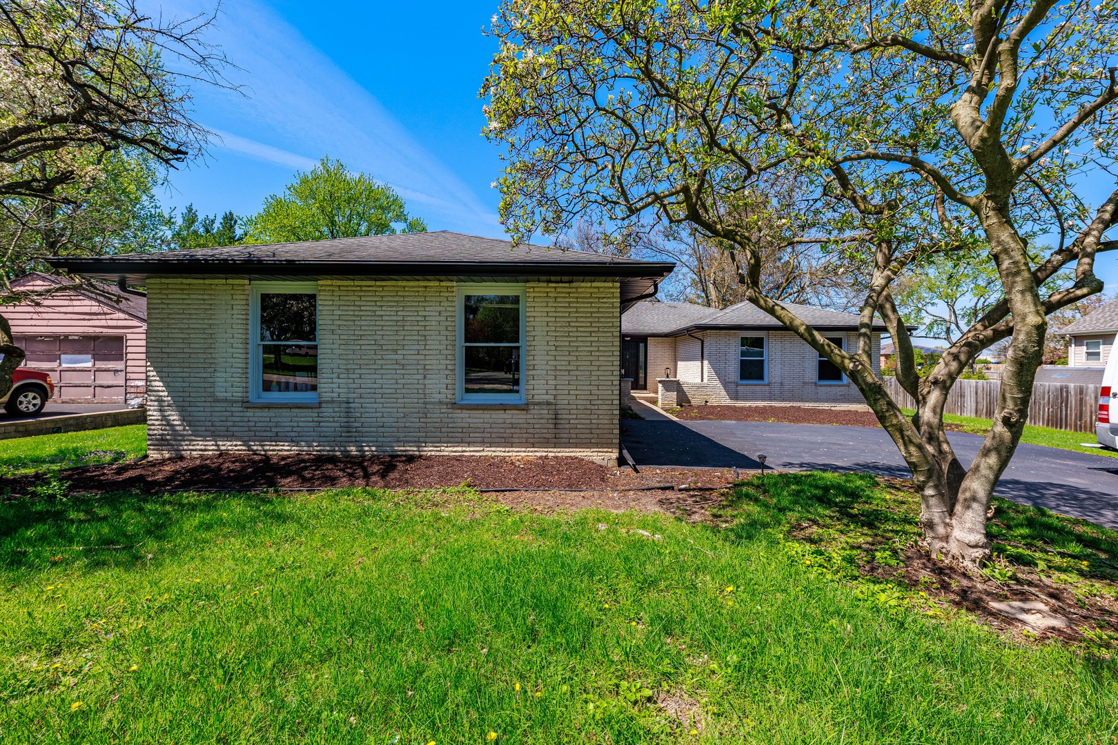 5S254 Middle Road Naperville, IL 60563 - Photo 2 of 46