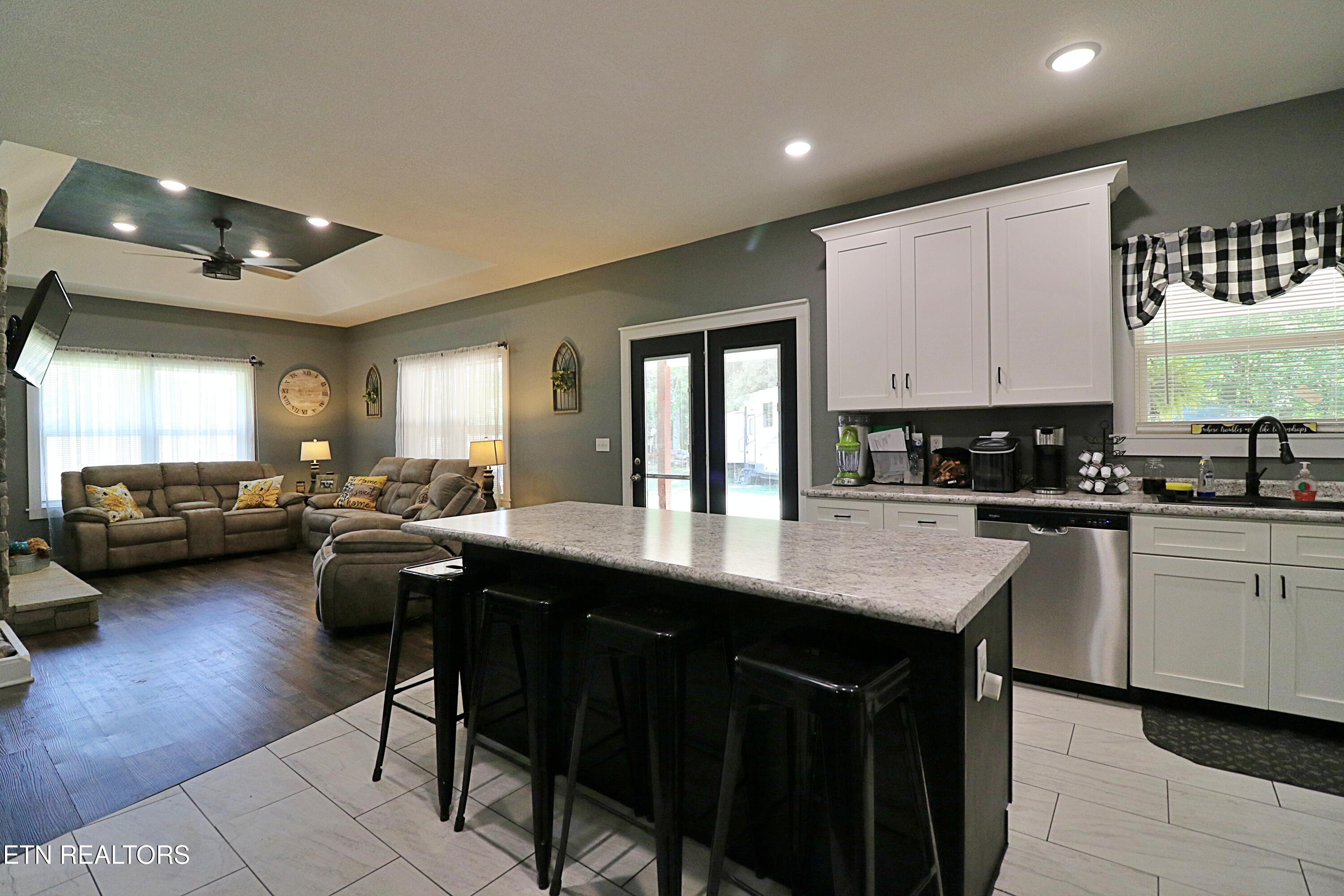 301 Lowin Fields Pvt Road Winfield, TN 37892 - Photo 10 of 49 094A3575
