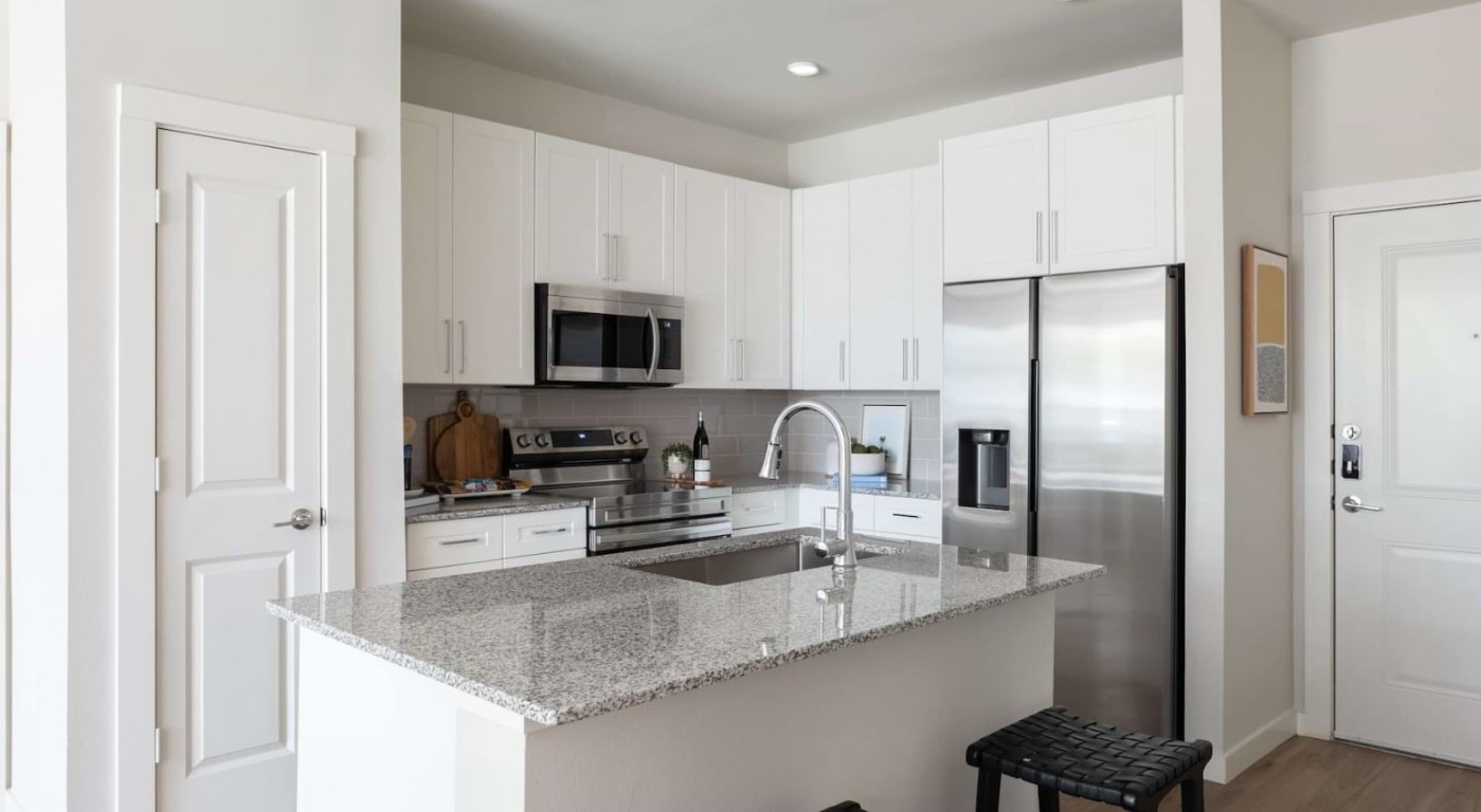 19101 Town Ridge Lane, Unit 1110 Webster, TX 77598 - Photo 3 of 30