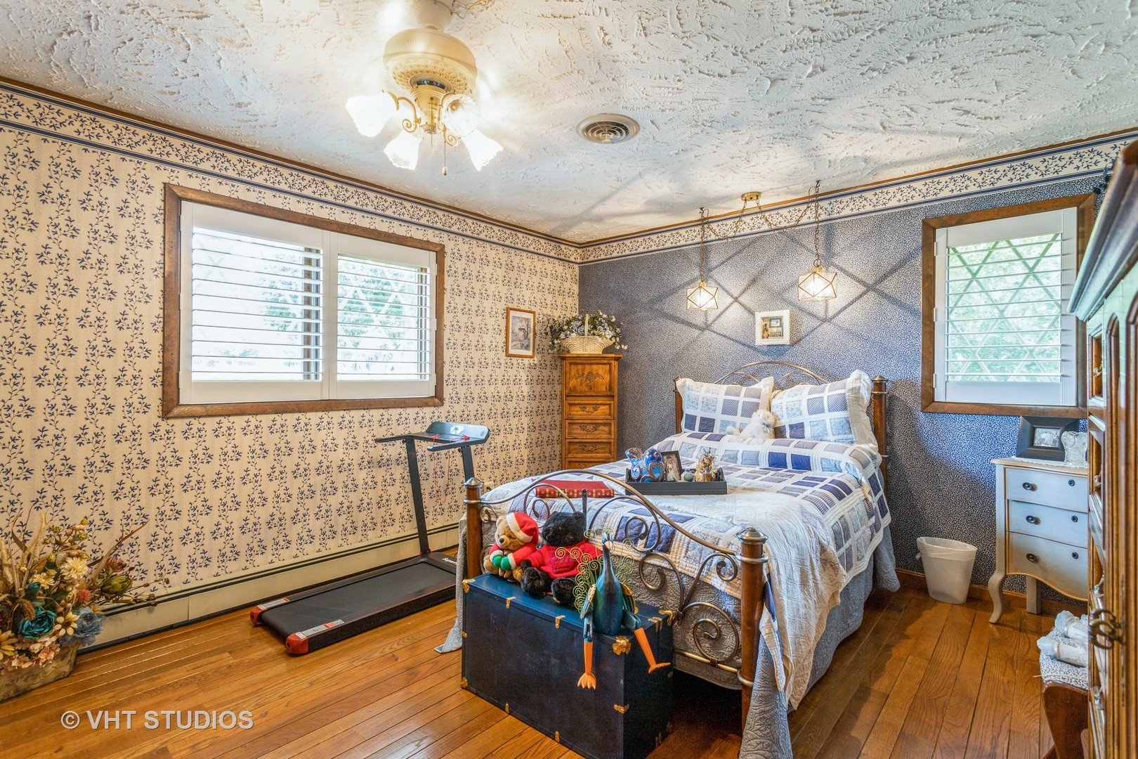 14119 West Maple Road Mokena, IL 60448 - Photo 19 of 47 a bedroom with double bed and a window