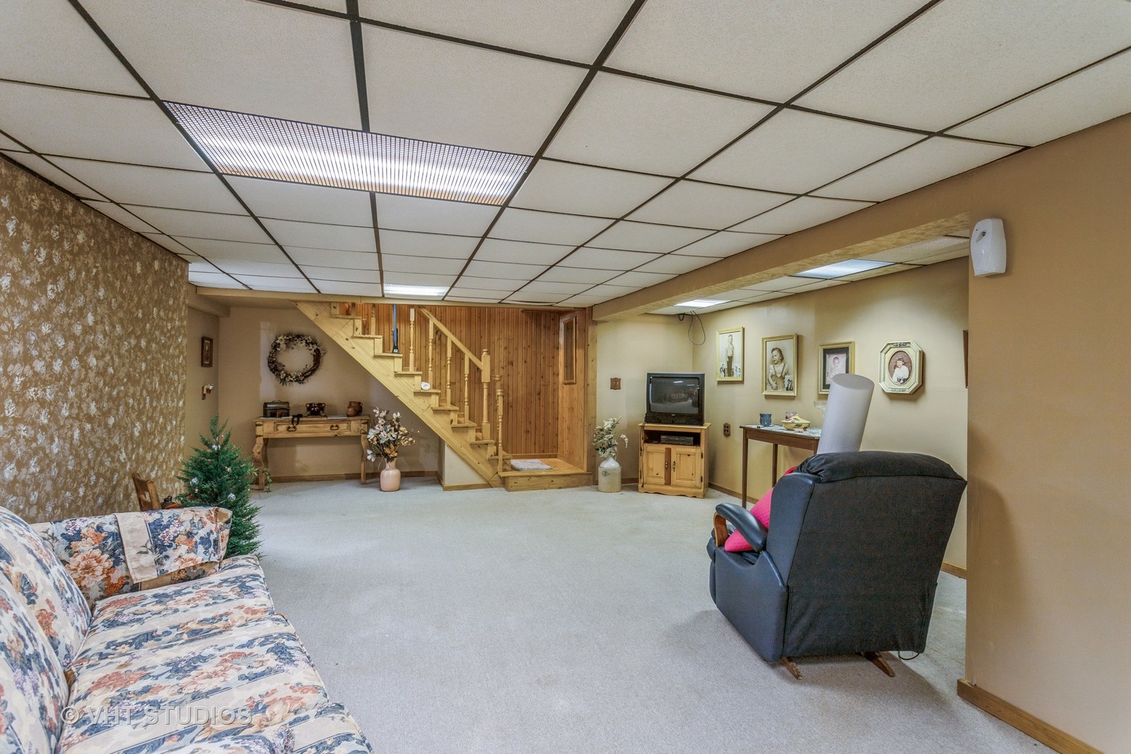 14119 West Maple Road Mokena, IL 60448 - Photo 22 of 47 a view of a livingroom with furniture and a couch