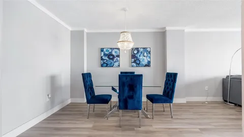 $329,999 | 500 Bayview Drive, Unit 2023, Sunny Isles Beach, FL 33160