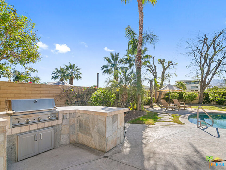 72733 Verbenia Road Rancho Mirage, CA 92270 - Photo 25 of 33 a view of outdoor space and yard