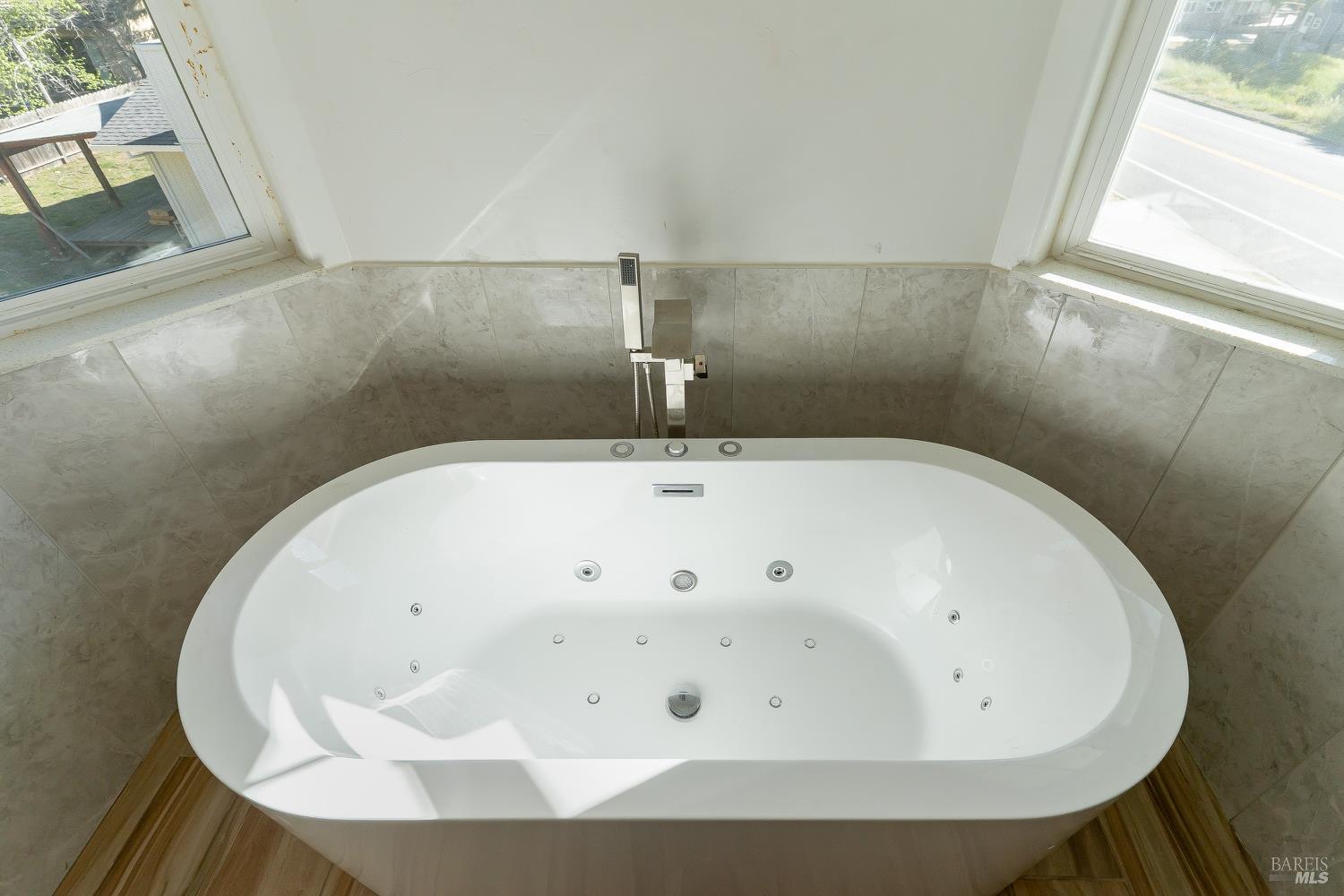 1486 Steele Canyon Road Napa, CA 94558 - Photo 20 of 46 a bathroom with a bathtub